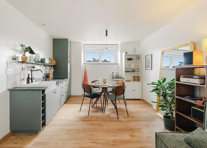 Daire La Baie - De Charme Entierement Equipe A 5min Du Mont St Michel *